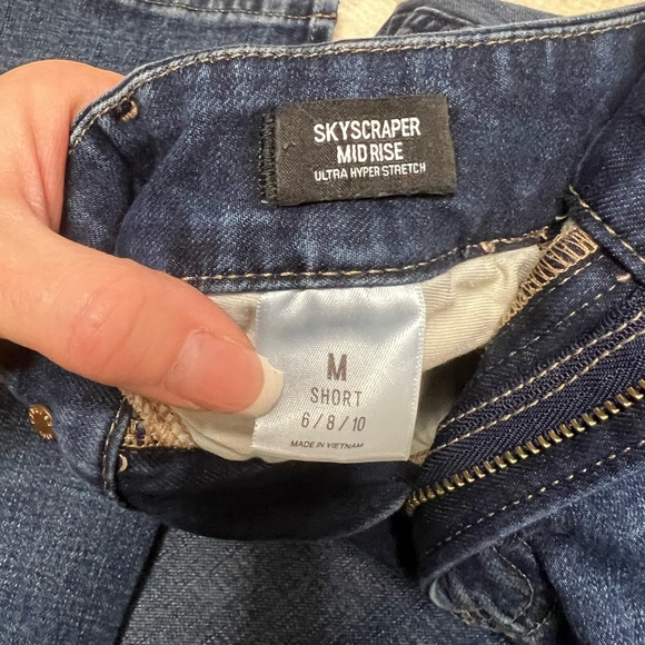 🍁EXPRESS🍁Skyscraper Jeans- NWOT. Size Medium (6/8/10- short) - Picture 4 of 5